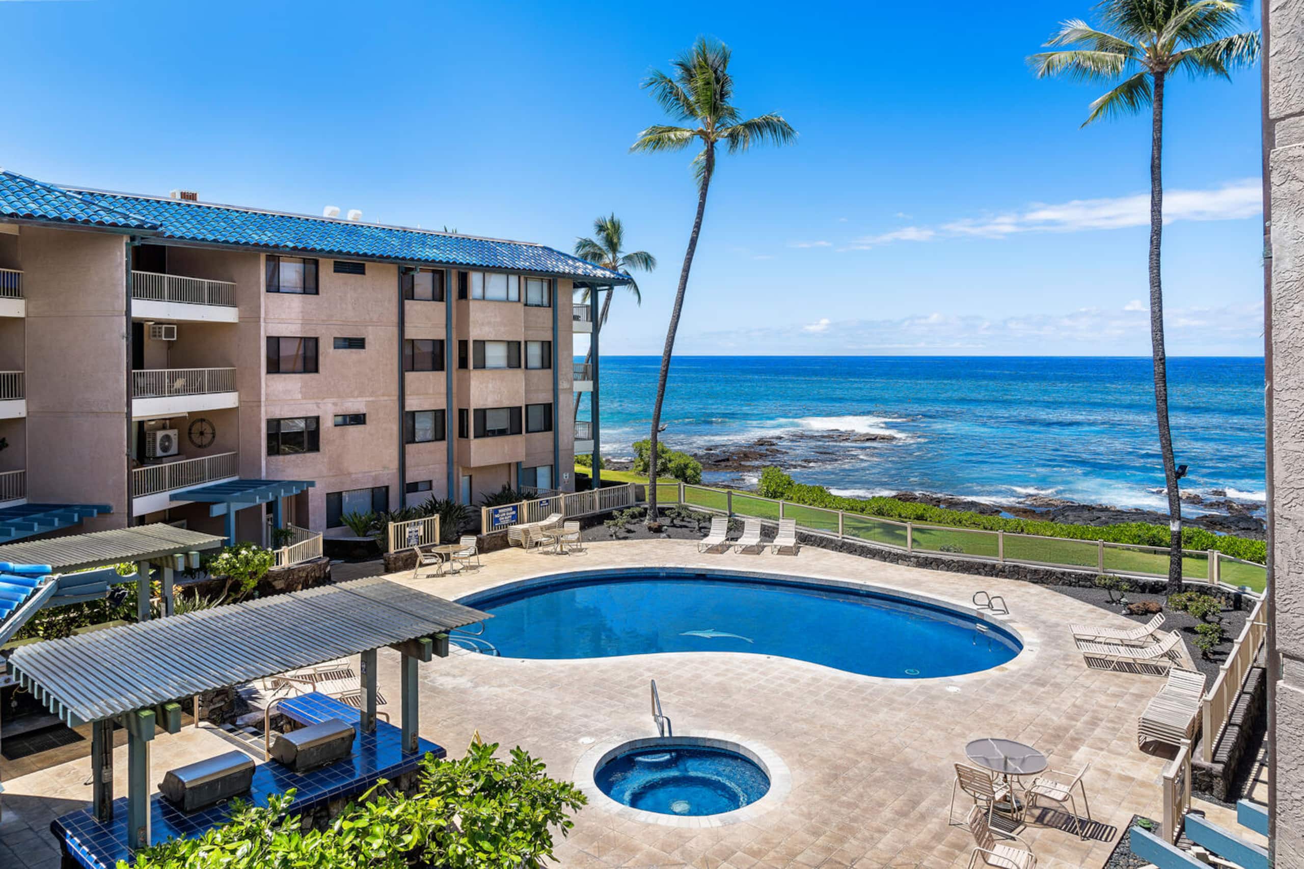 Exceptional Kona Reef Condo: Full AC & Oceanfront - Image 3