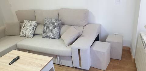 floor, 2 bathrooms, 3 bedrooms,living room, kitchen, terrace