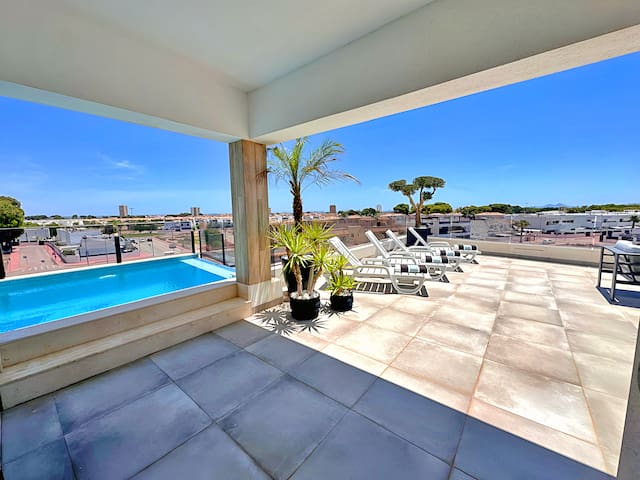 Haus Holiday Homes Mar Menor managed Airbnb listing 1