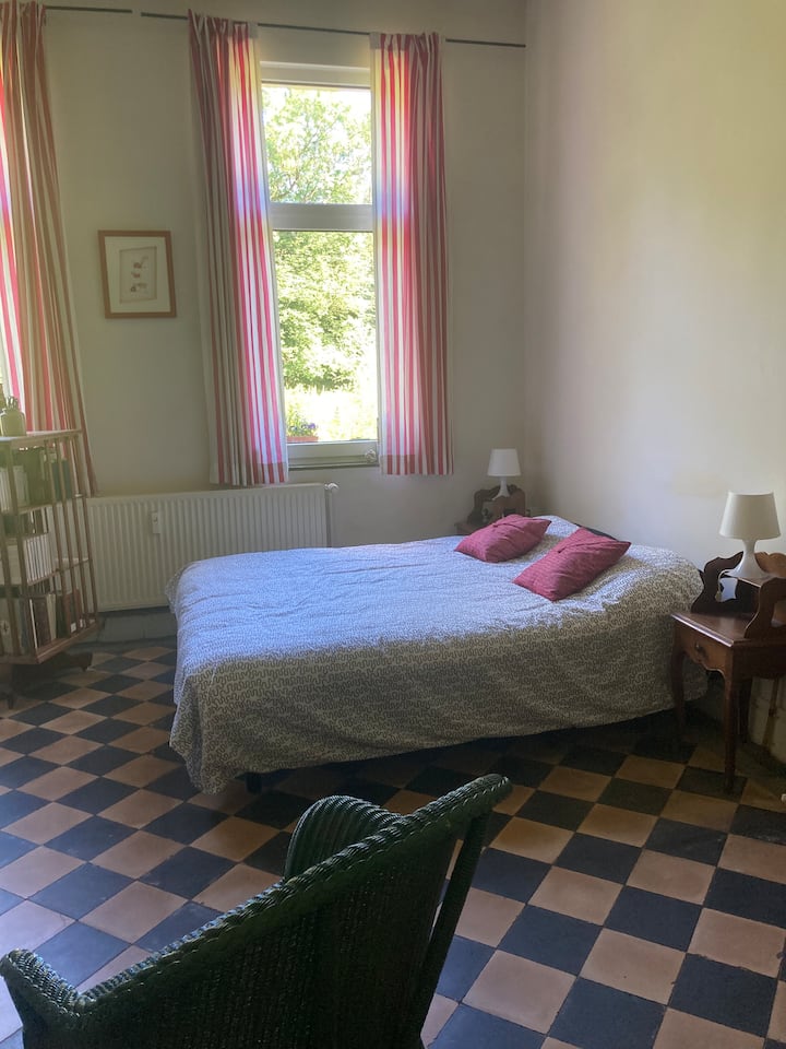 Logement Niché Dans Un Bois - La Louvière