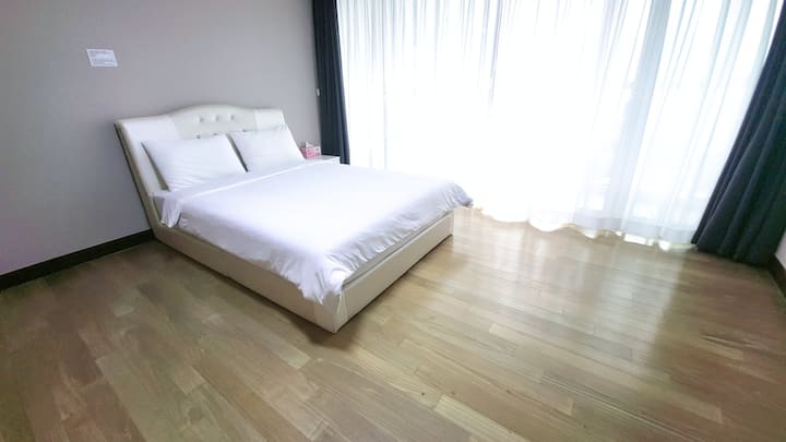 საძინებელი 1