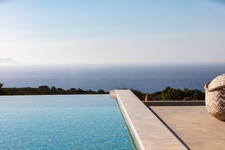 Manto Villa III, Heated Pool, SpaWhirpool, SeaView gallery image 4