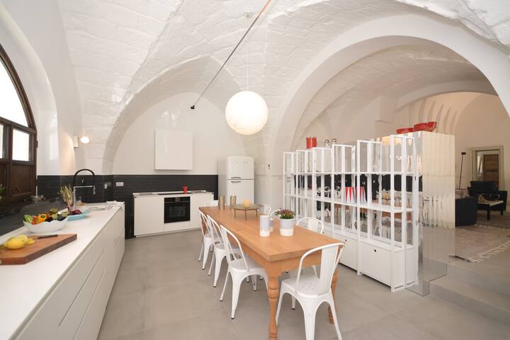 Bellissima casa con piscina e ampio giardino gallery image 5