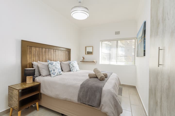 Summer Rocks 10 - Този прекрасен апартамент с три спални се намира в плажен комплекс в Увонго. Втората спалня също има двойно легло, а в стаята има сушилня.