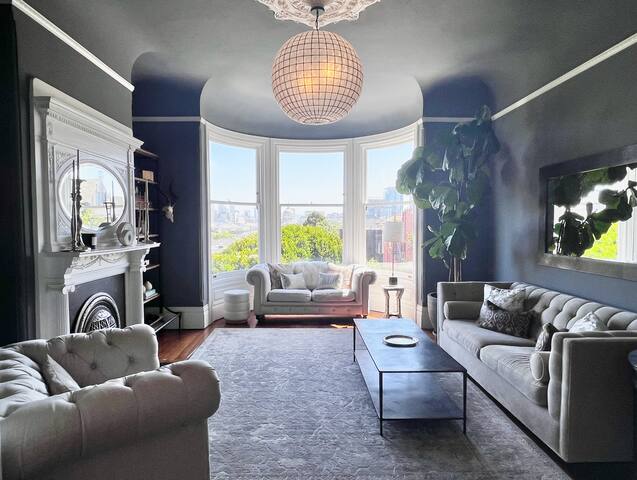 Alamo Art Haus ~ City Center Vic with a Boho Twist gallery image 3