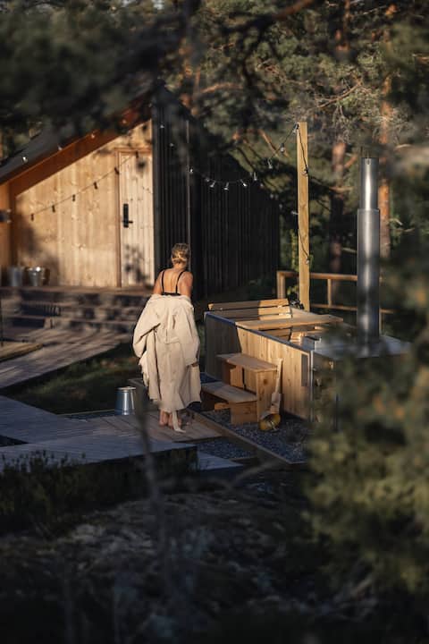 Hideaway South with Soak Tub by Hilltop Forest