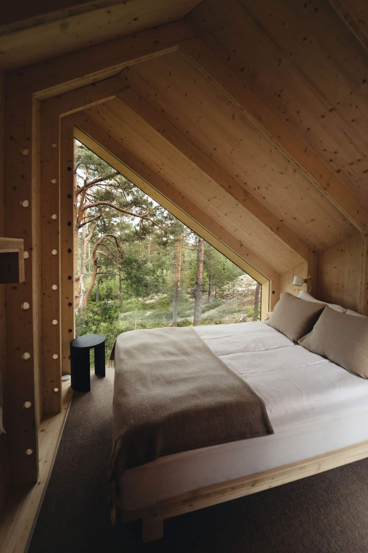 Hideaway North | Minimalist Forest Cabin 3