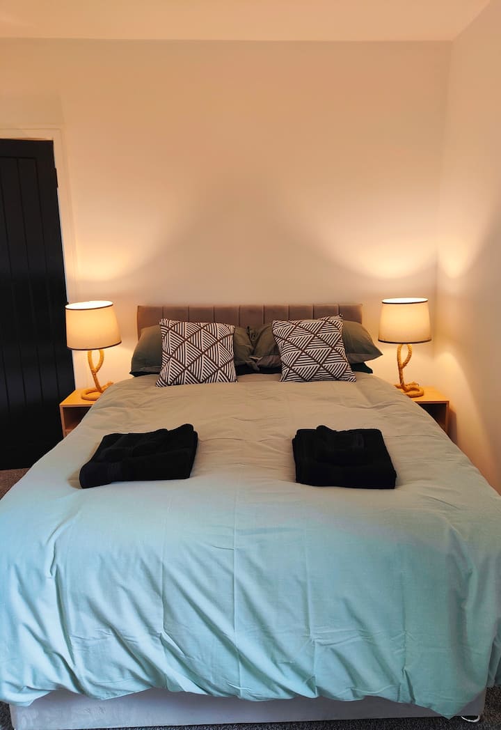 მეორე საძინებელი 2 ორადგილიანი საწოლით