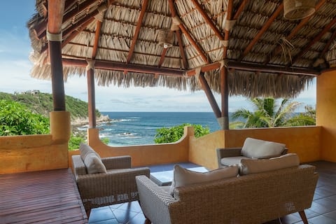 Wonderful house by the beach in Salchi private bay