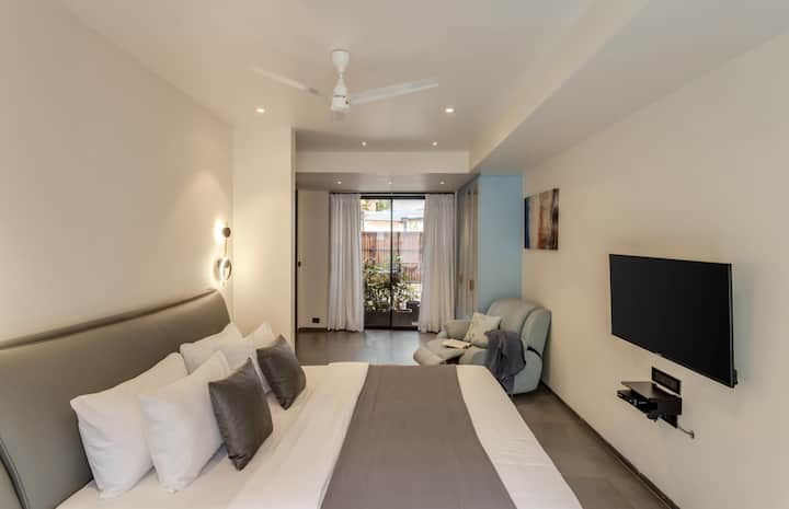 Bedroom 1 image 2