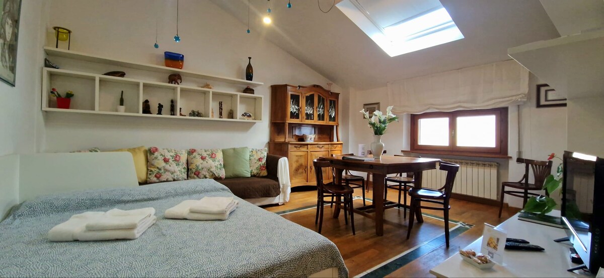 Двойно легло във всекидневната