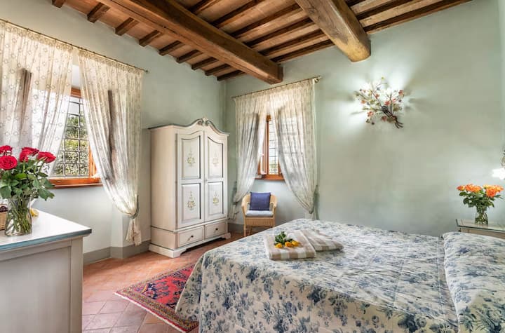 חדרי השינה הם 2, חדר שינה אחד וחדר שינה זוגי, שניהם ממוקמים בקומת הקרקע.