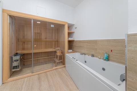 [Luxury Apartment with Private Spa]Free Parking