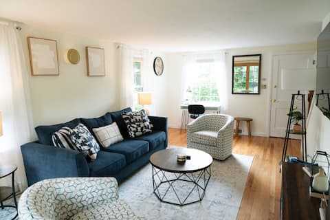 Top Airbnb: 5-star Renovated 3BR 𝓱𝓸𝓶𝓮 & deck by SU/Upstate in Syracuse