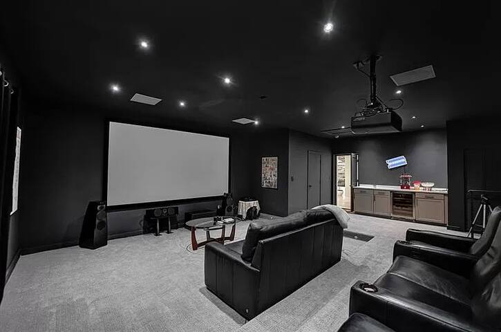 Modern Mansion on the Water! gallery image 2