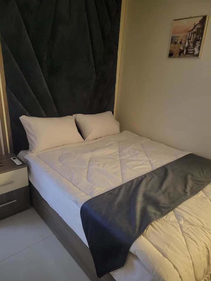 Luxusné spálne s manželskou posteľou King a výhľadom na pyramídy 