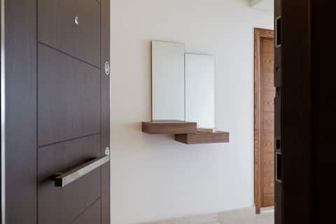 Cozy 2-BR Apt in Achrafieh with 24/7 Power - WiFi