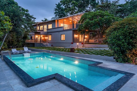 5BR-w/Pool+Lawn+View-StayVista Amber &Mist @Nashik