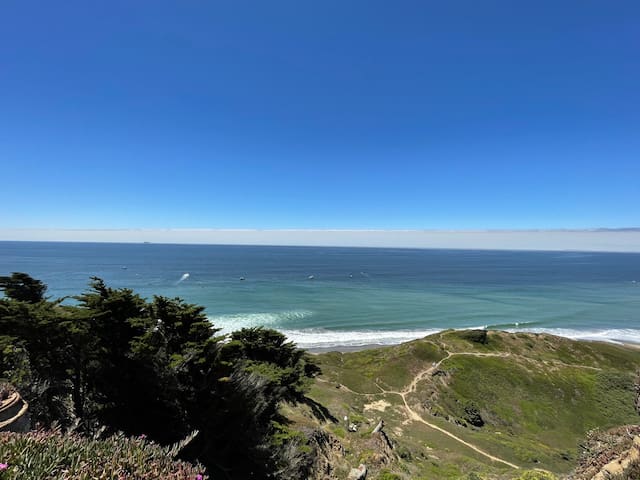 Oceanview Luxury • Hot Tub & Game Room • Near SF