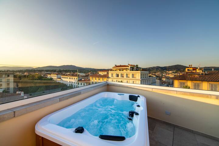 Luxury: Penthouse with Terrace over Florence gallery image 2