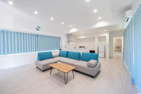 Can accommodate up to 6 people/The port and downtown area are within walking distance!Fully renovate