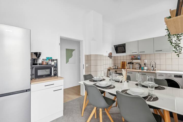 Gruppen, Zentral, Balkon, Kostl. Parken - Wiesbaden