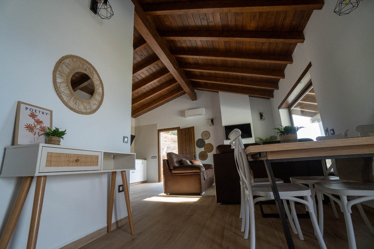 Airbnb con migliori performance: House with spectacular views a El Gastor