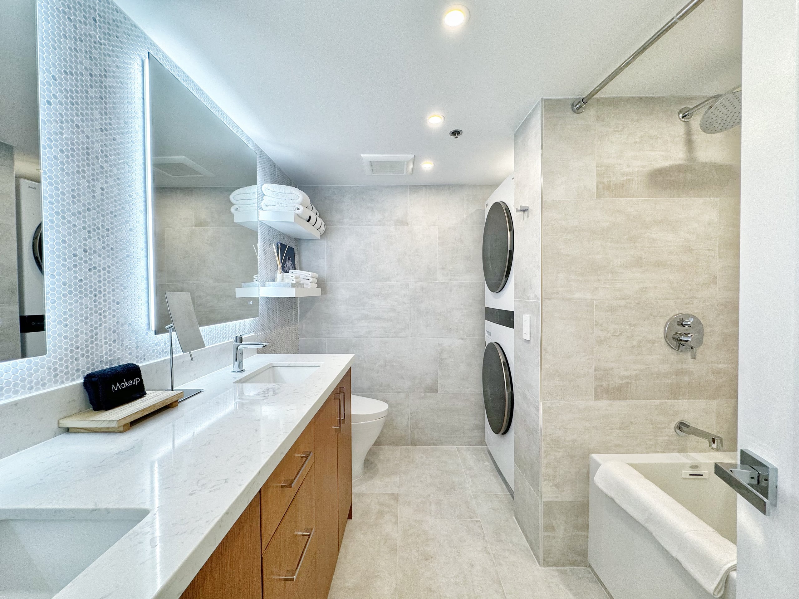 Ilikai Penthouse-Luxury Oceanview 2BR/2BTH/Parking - Image 53