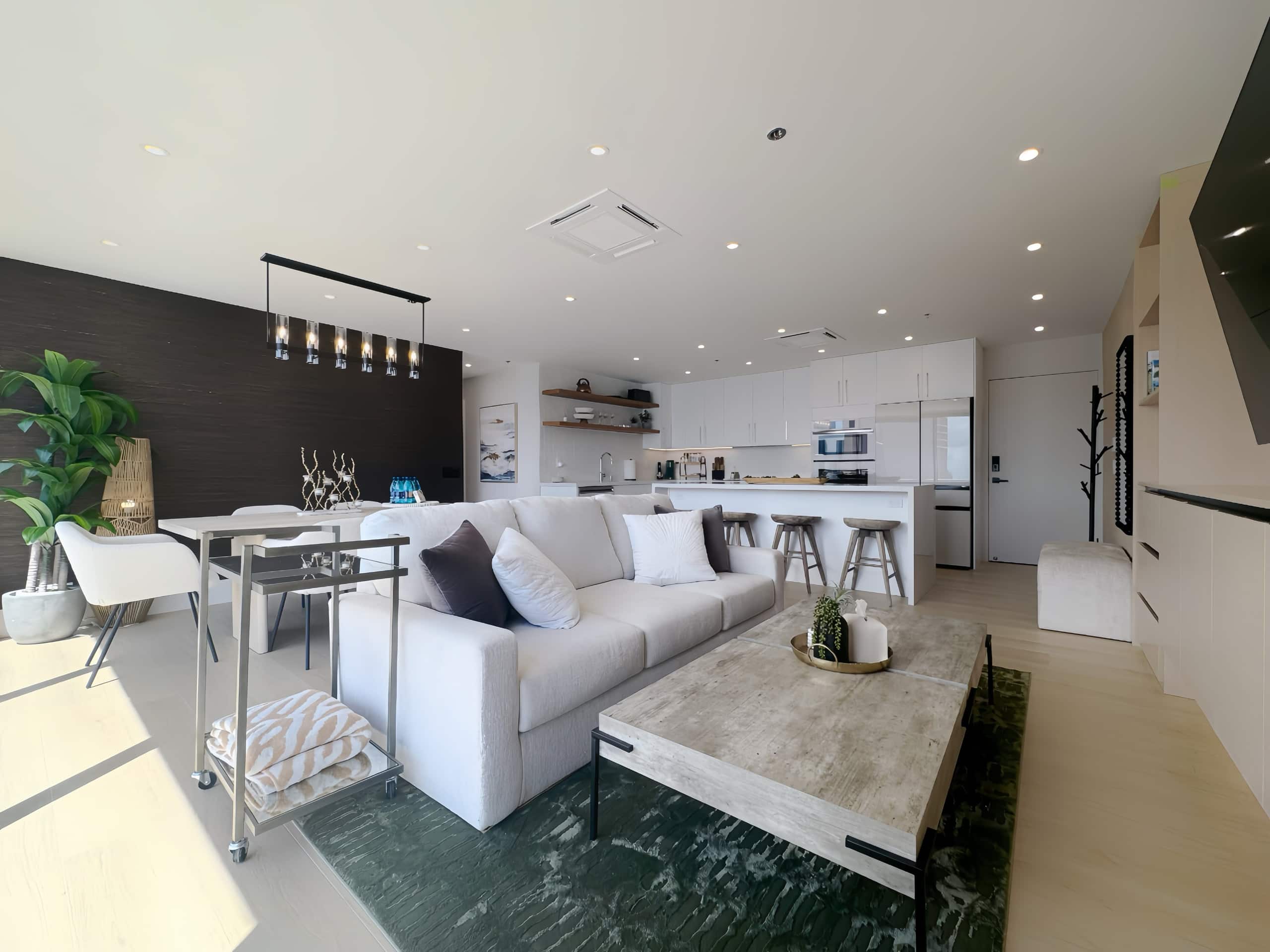 Ilikai Penthouse-Luxury Oceanview 2BR/2BTH/Parking - Image 13