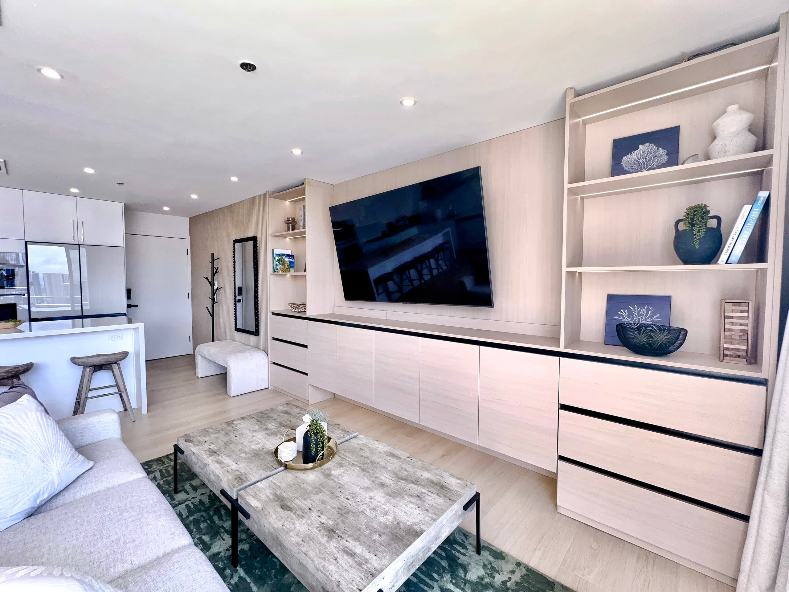 Ilikai Penthouse-Luxury Oceanview 2BR/2BTH/Parking - Image 10