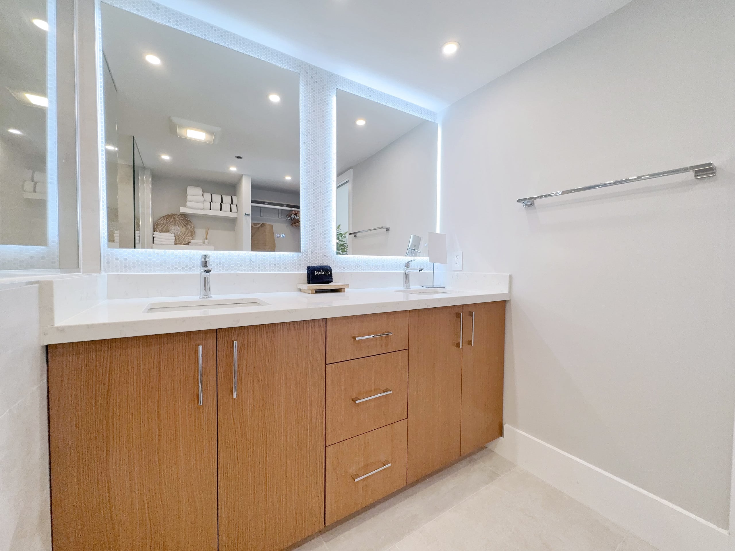 Ilikai Penthouse-Luxury Oceanview 2BR/2BTH/Parking - Image 54