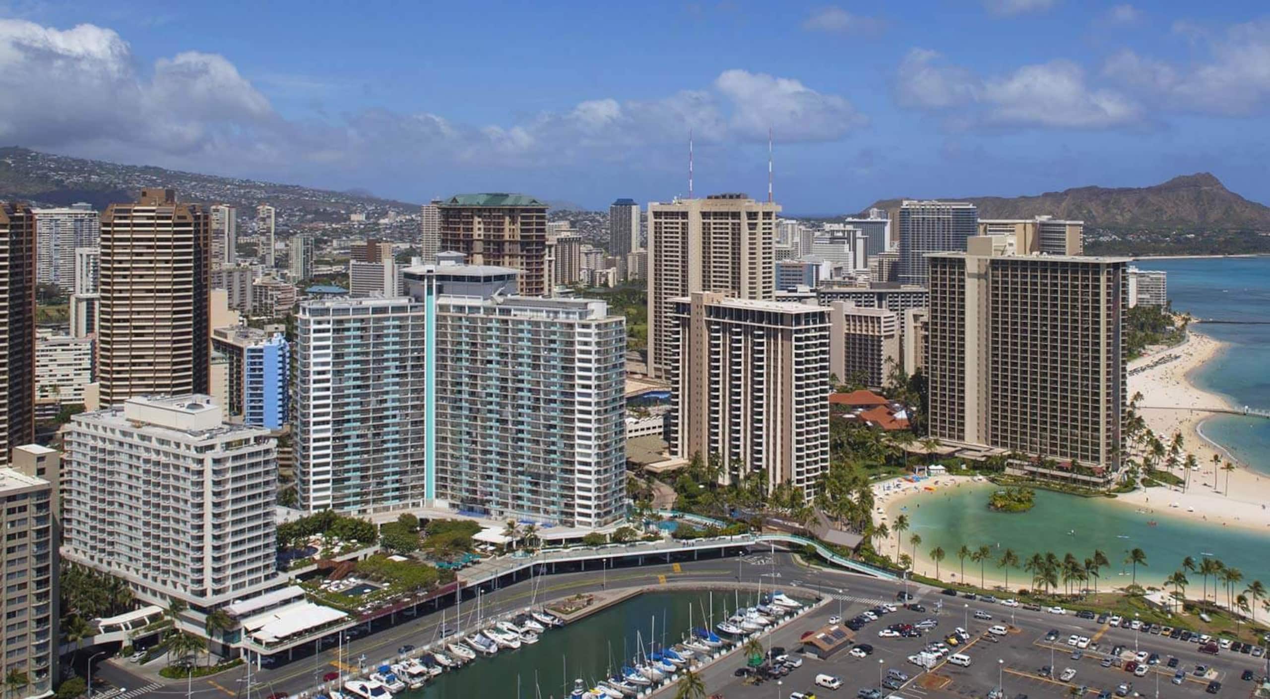 Ilikai Penthouse-Luxury Oceanview 2BR/2BTH/Parking - Image 67