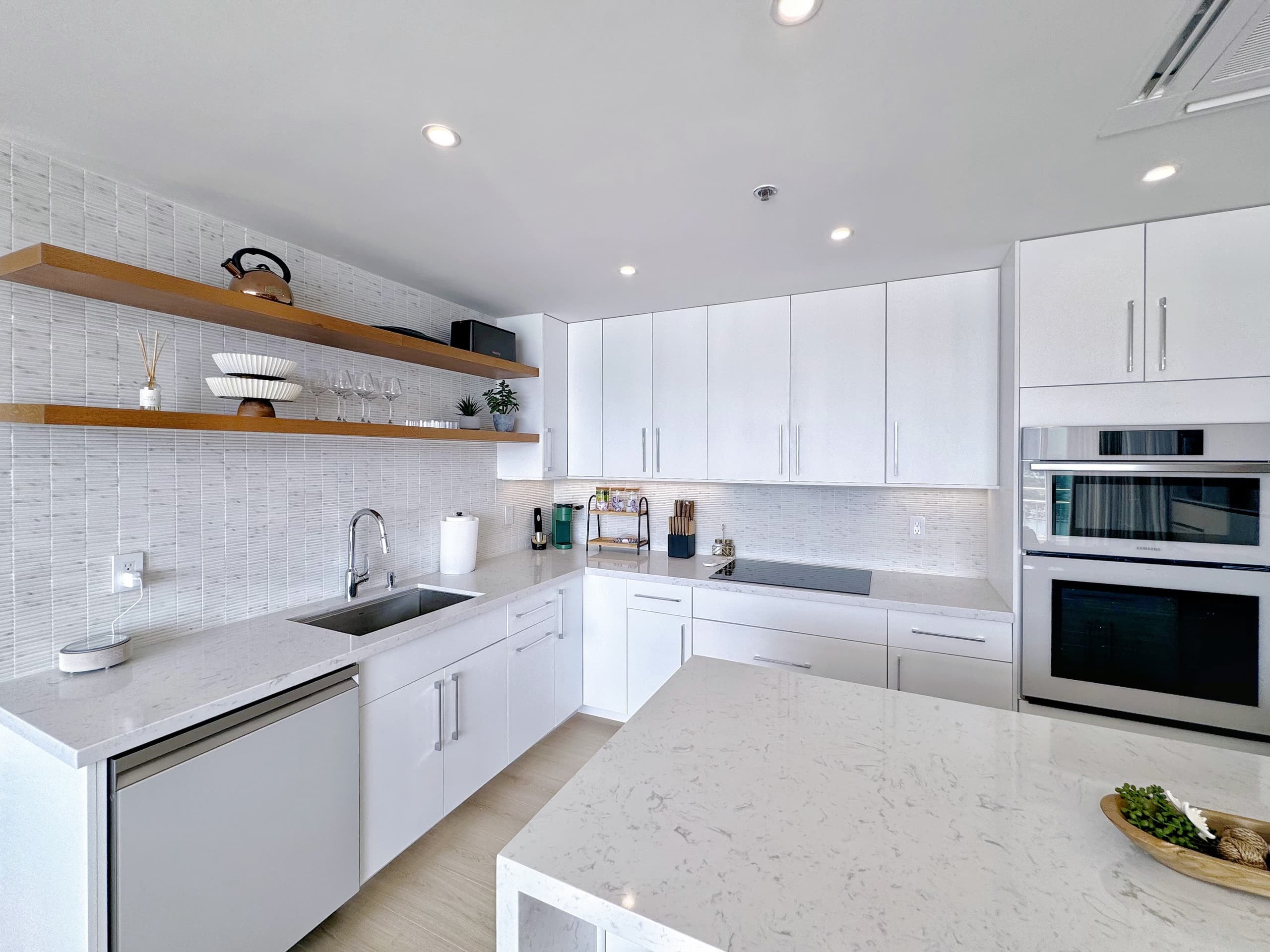 Ilikai Penthouse-Luxury Oceanview 2BR/2BTH/Parking - Image 19