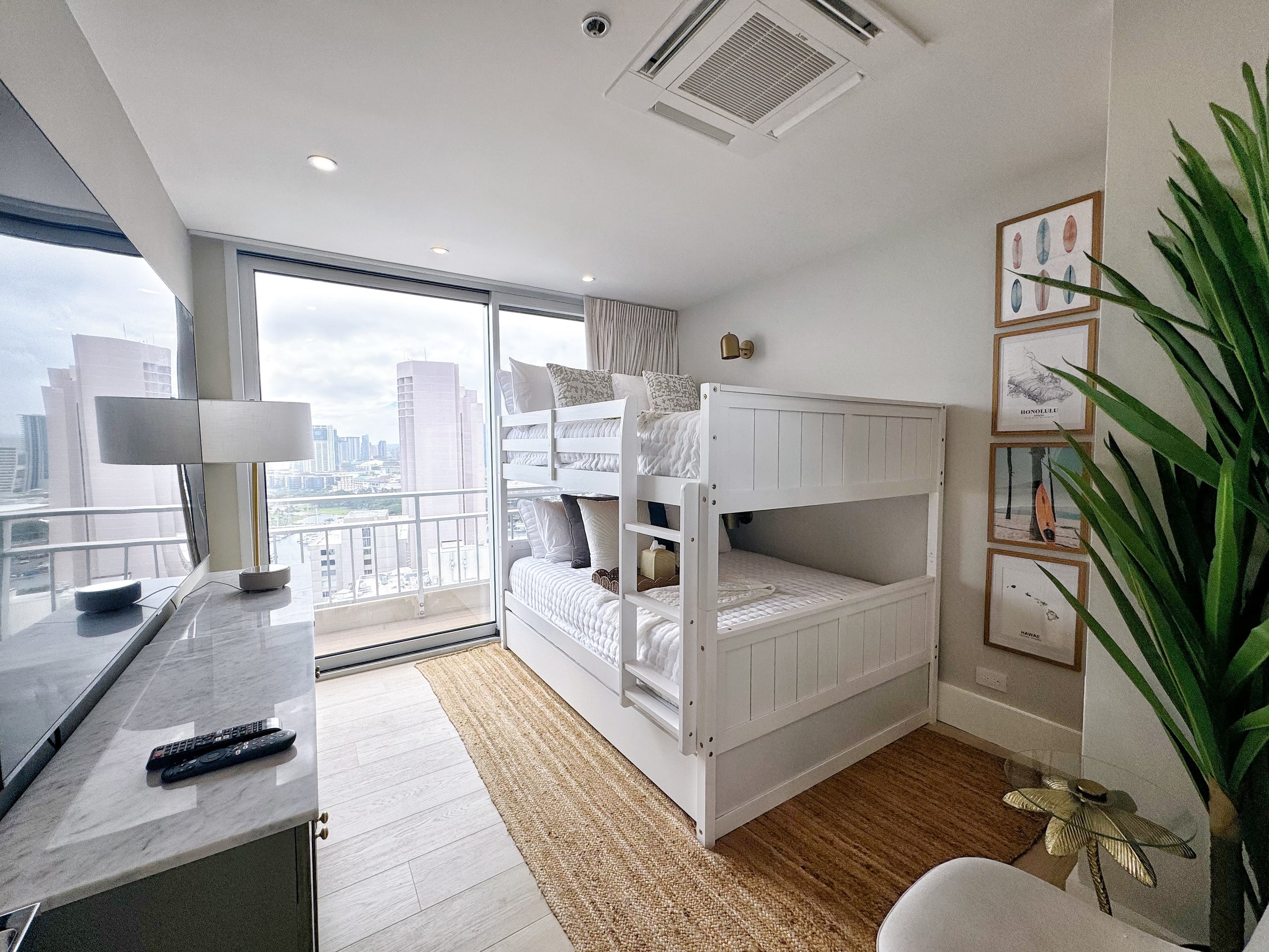 Ilikai Penthouse-Luxury Oceanview 2BR/2BTH/Parking - Image 34