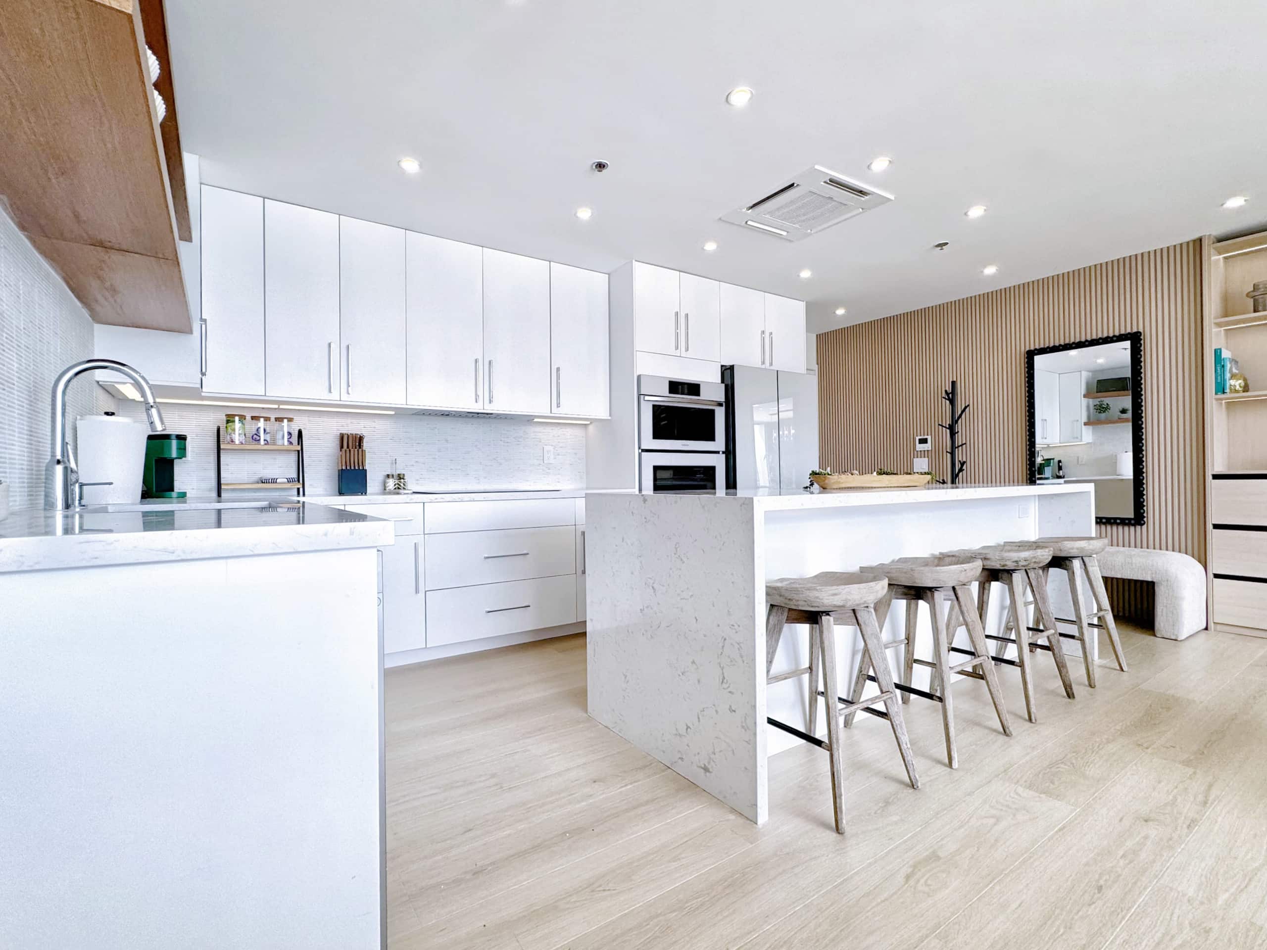 Ilikai Penthouse-Luxury Oceanview 2BR/2BTH/Parking - Image 14