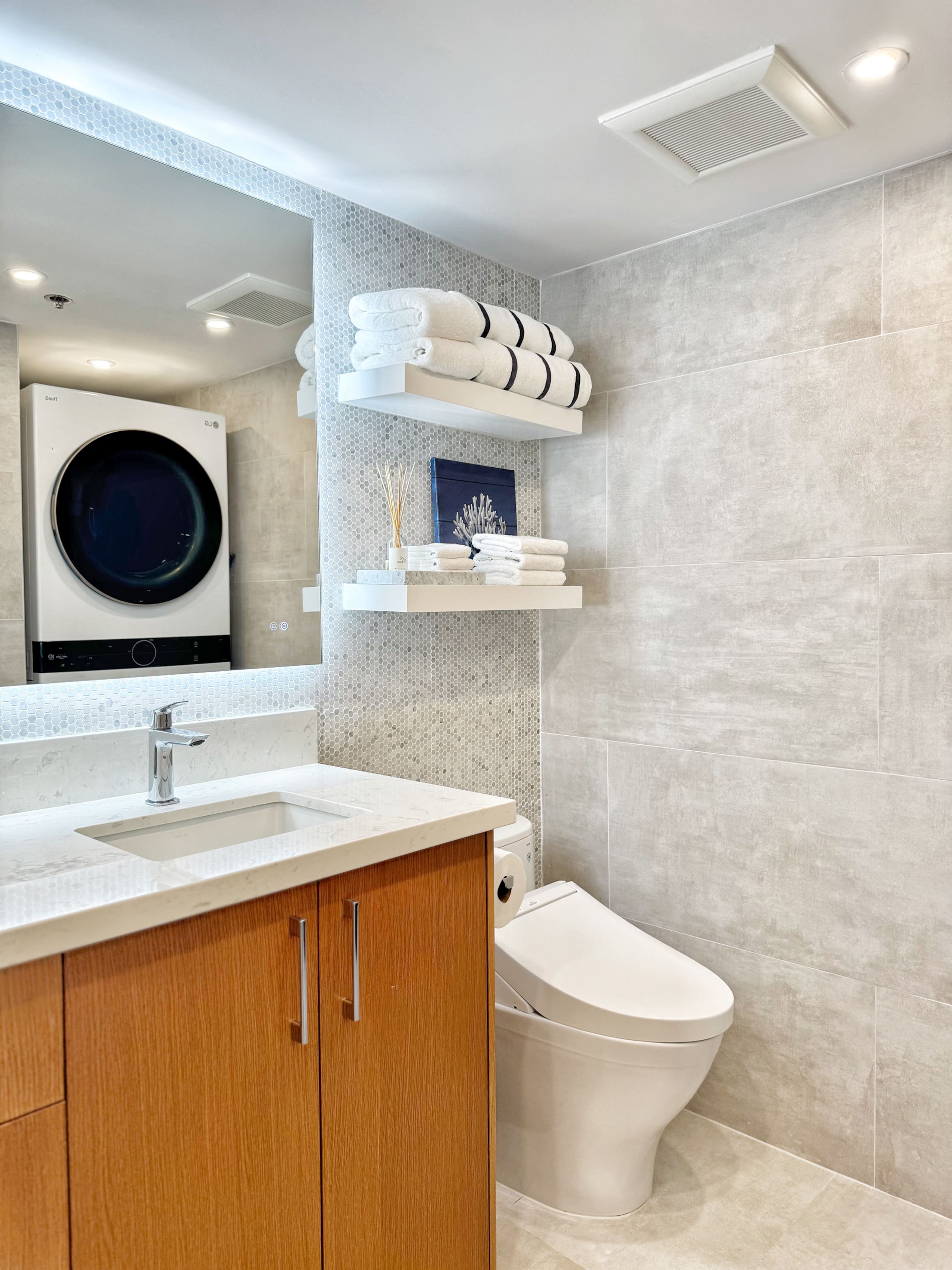 Ilikai Penthouse-Luxury Oceanview 2BR/2BTH/Parking - Image 50