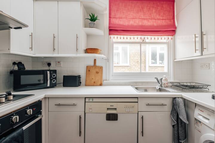 3 bed, 2 bath stylish flat gallery image 5