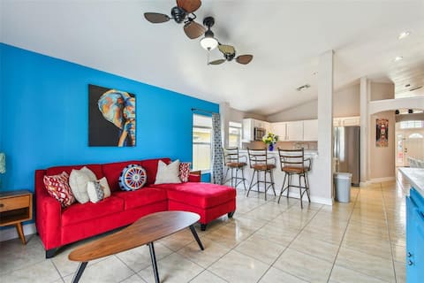 Popular Airbnb listing: Beautiful Pool & King Bed Home/10 Minutes from MCO in Airport North
