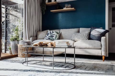 Newly Renovated Downtown Full Kitchen & EV Charger