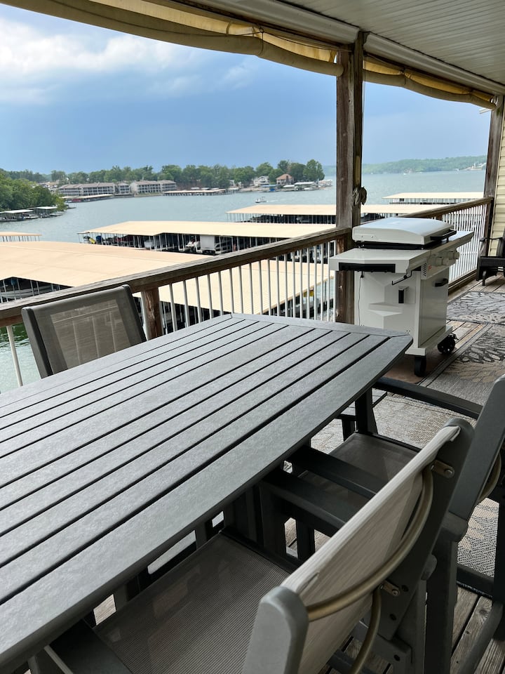 Tranquil Lakeside Condo Near The Main Channel - Osage Beach, MO