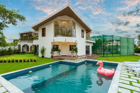 La Flamingo 8BHK with Pvt Turf- Ekostay