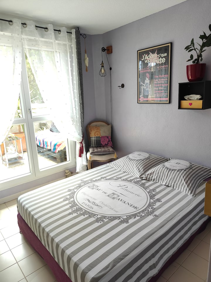 Schlafzimmer 1