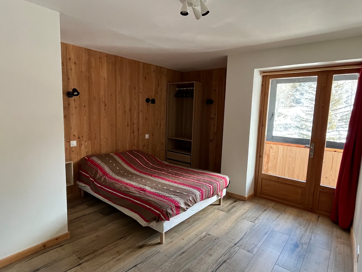 საძინებელი 1