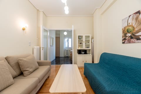Successful Airbnb property: “Eros” 2-room 50 m² apartment in central Athens, 600 m from Pagrati Metro Station in ΒΑΤΡΑΧΟΝΗΣΙ