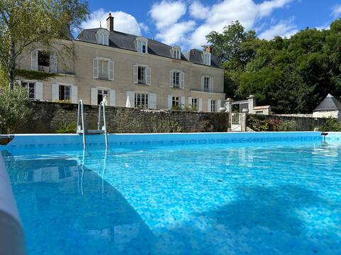 Manor house - pool - forest