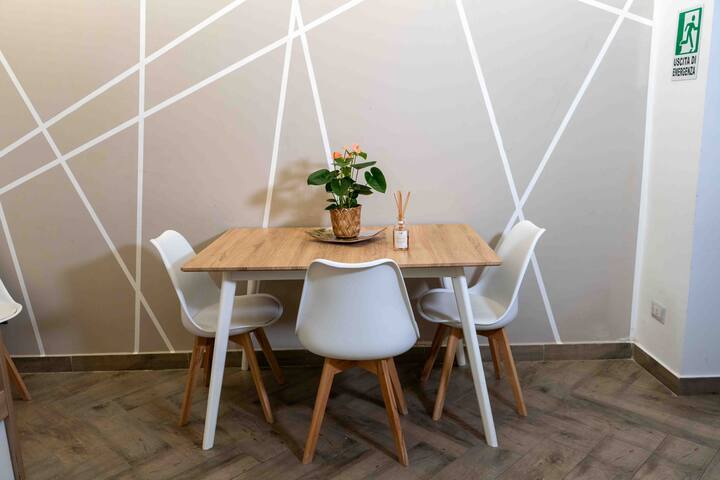 [Nalusa superior Chiaia]- a due passi dal mare. gallery image 2