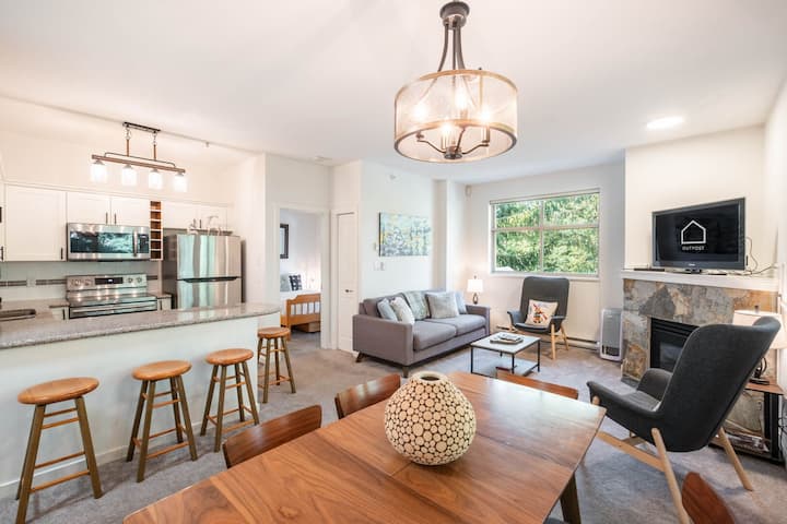 Beautiful Condo | Shared Hot Tub | Bbq | Wifi - Whistler