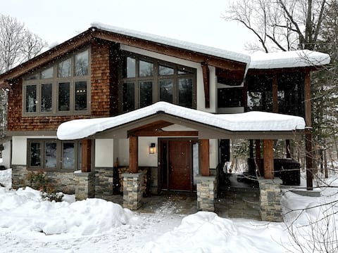 Walk To Slopes 5+ BR Stratton Resort Chalet