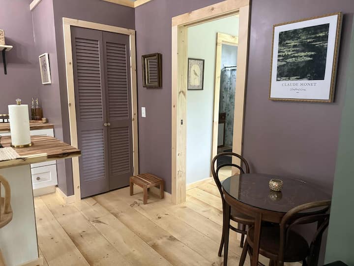Meadow Suite At Back Inn Time - St. Albans, VT