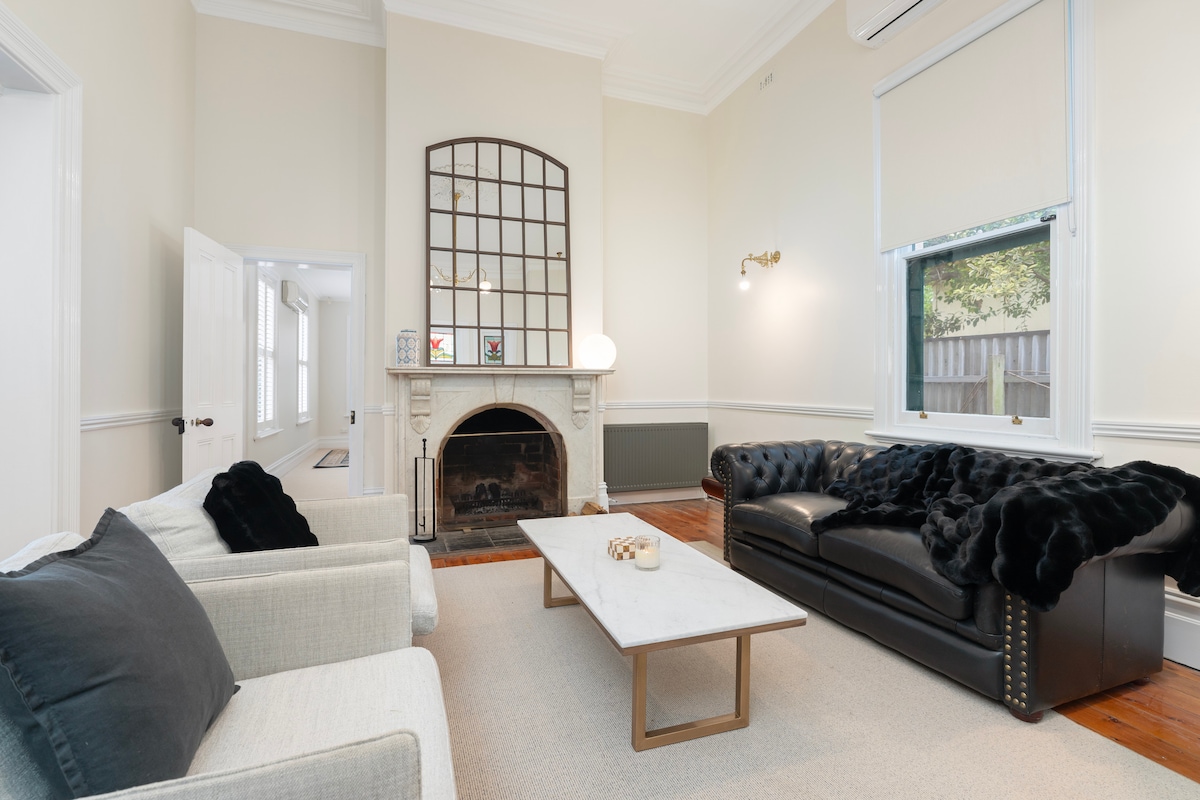 Top performing Airbnb: Bellisle - 1880's period home in Central Albury in Albury City Council